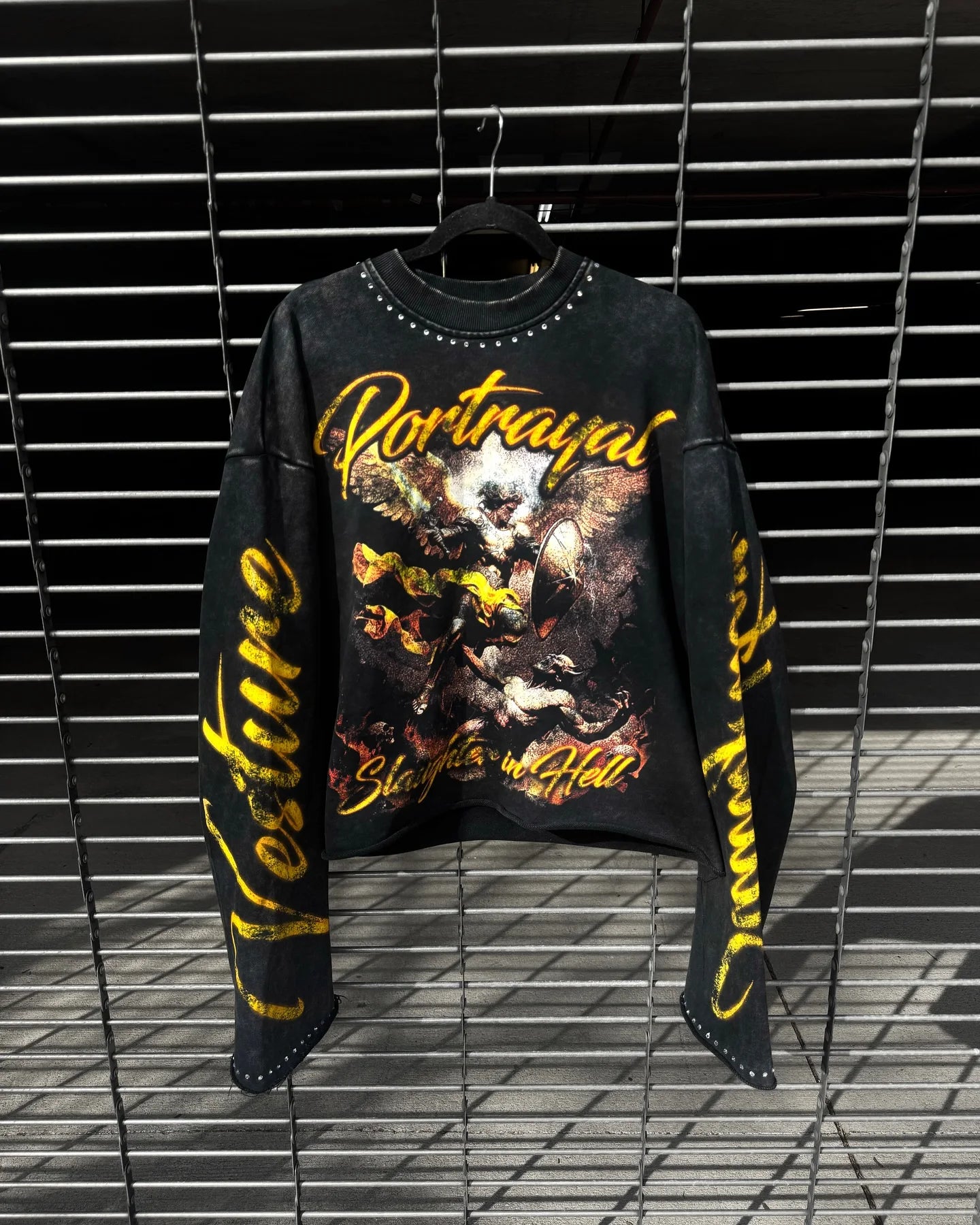 BLACK RETRO GOTHIC OVERSIZED