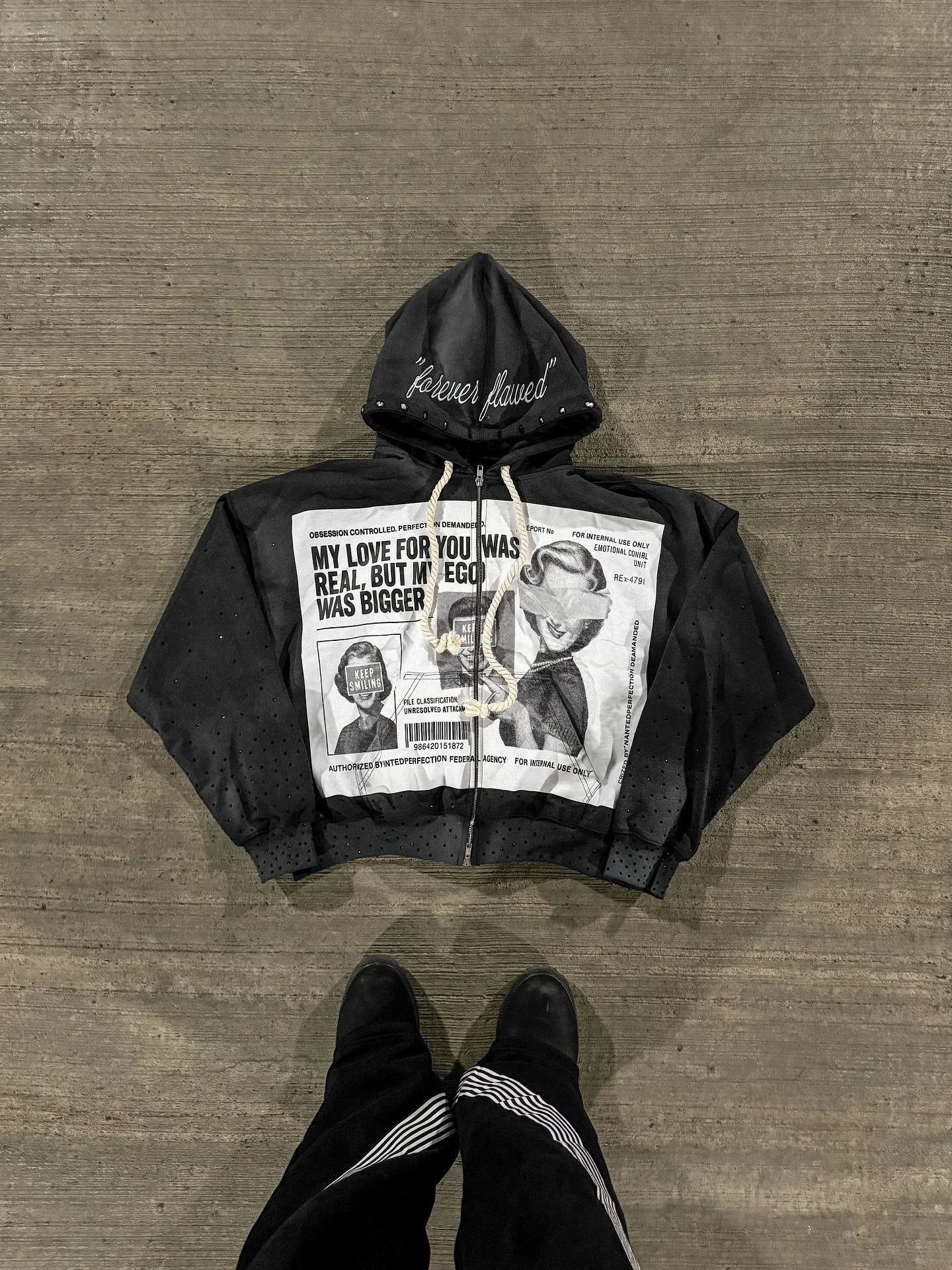 GRAPHIC STREETWEAR SET - HOODIE & JOGGERS