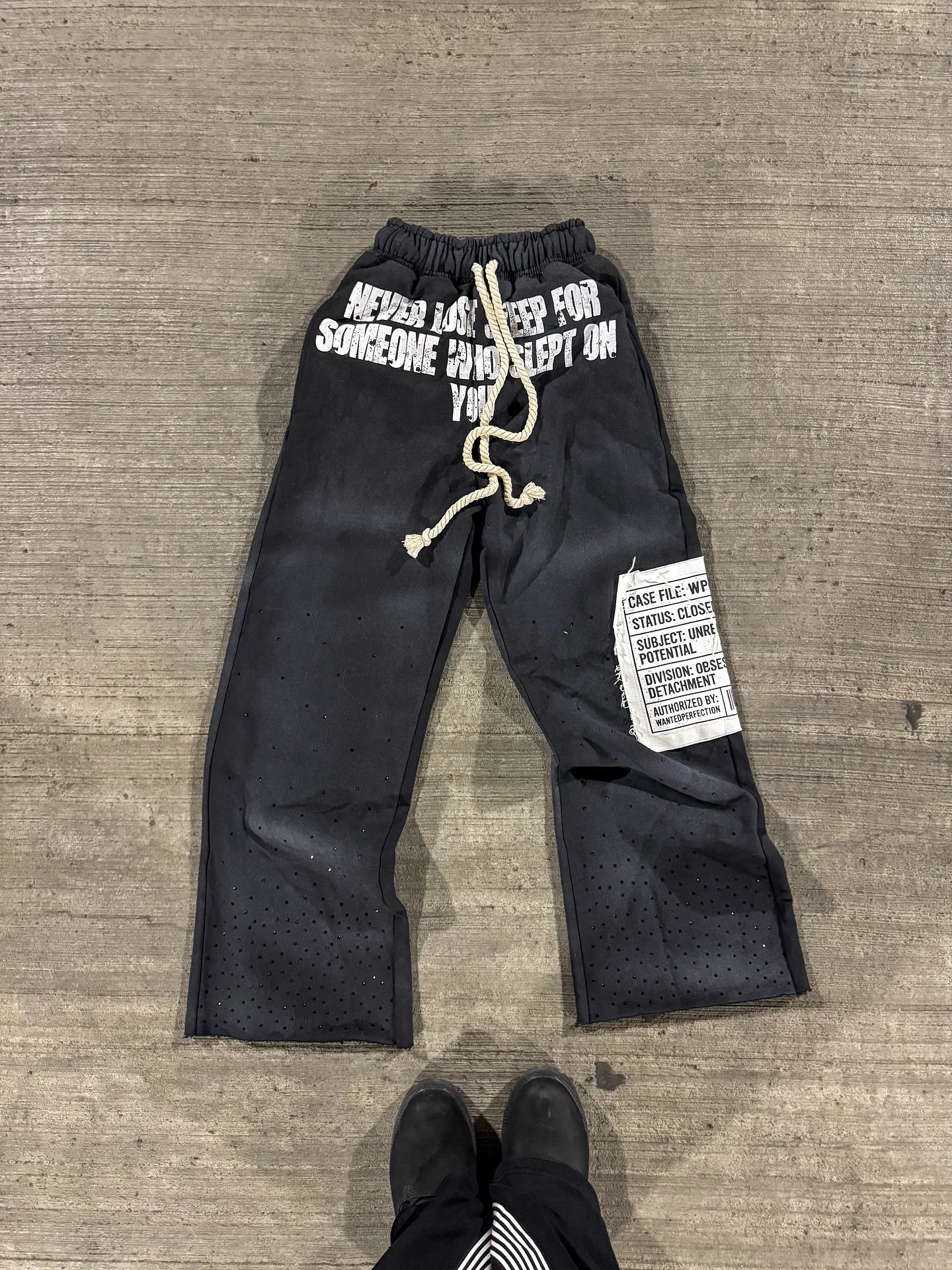 GRAPHIC STREETWEAR SET - HOODIE & JOGGERS